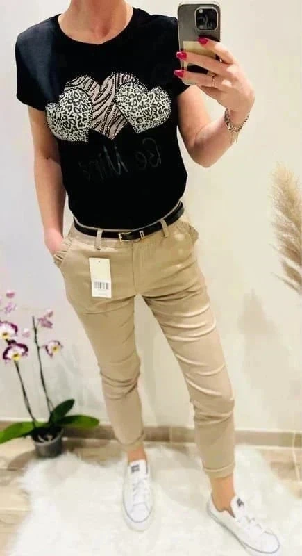 Joli T-shirt femme noir cœur et strass TU 34/38